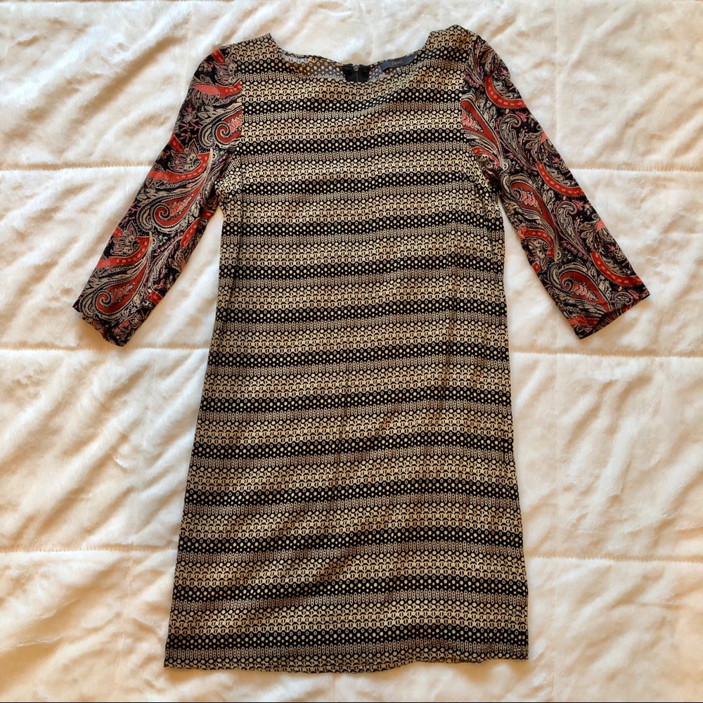 EUC ‘THML’ brand Zippered Back Shift Dress